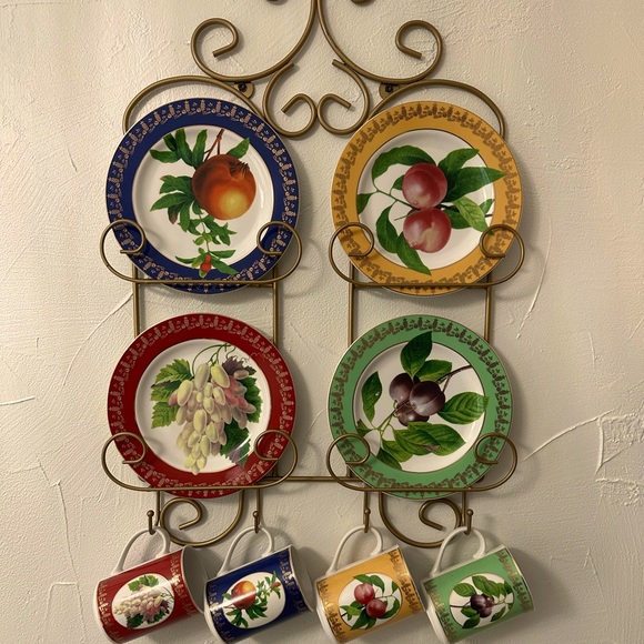 Cup and plate wall decor set -good Condition - Picture 1 of 1